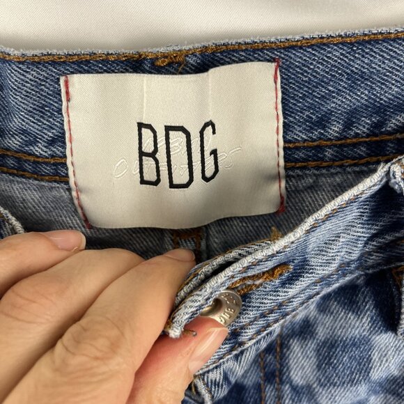 BDG Urban Outfitters Square Bow Fit Jeans Women’s Size 32 - Picture 3 of 14